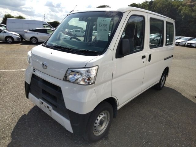 13205 Daihatsu Hijet van S321V 2019 г. (LUM Tokyo Nyusatsu)